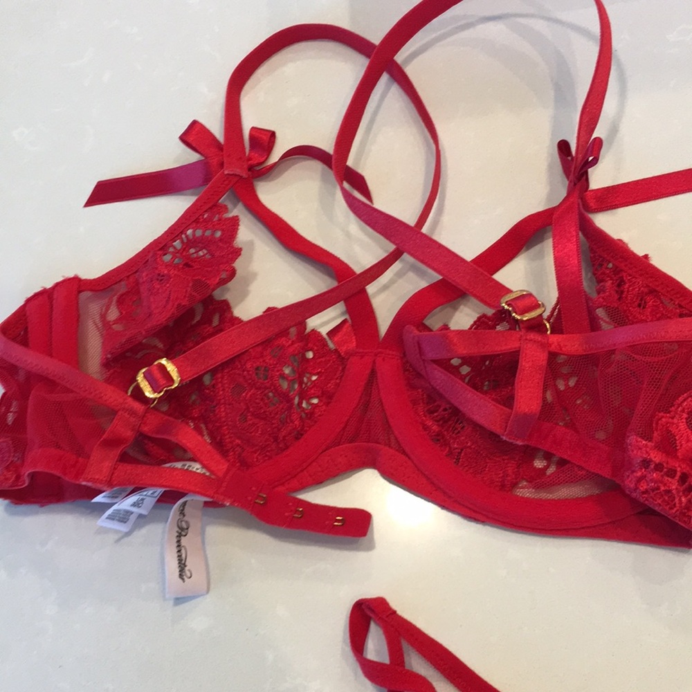 Agent Provocateur Red Lace Underwire Bra & Thong Set - Picture 7 of 7